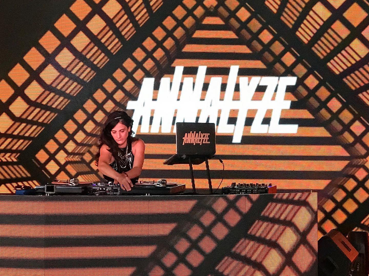 Image gallery marquee